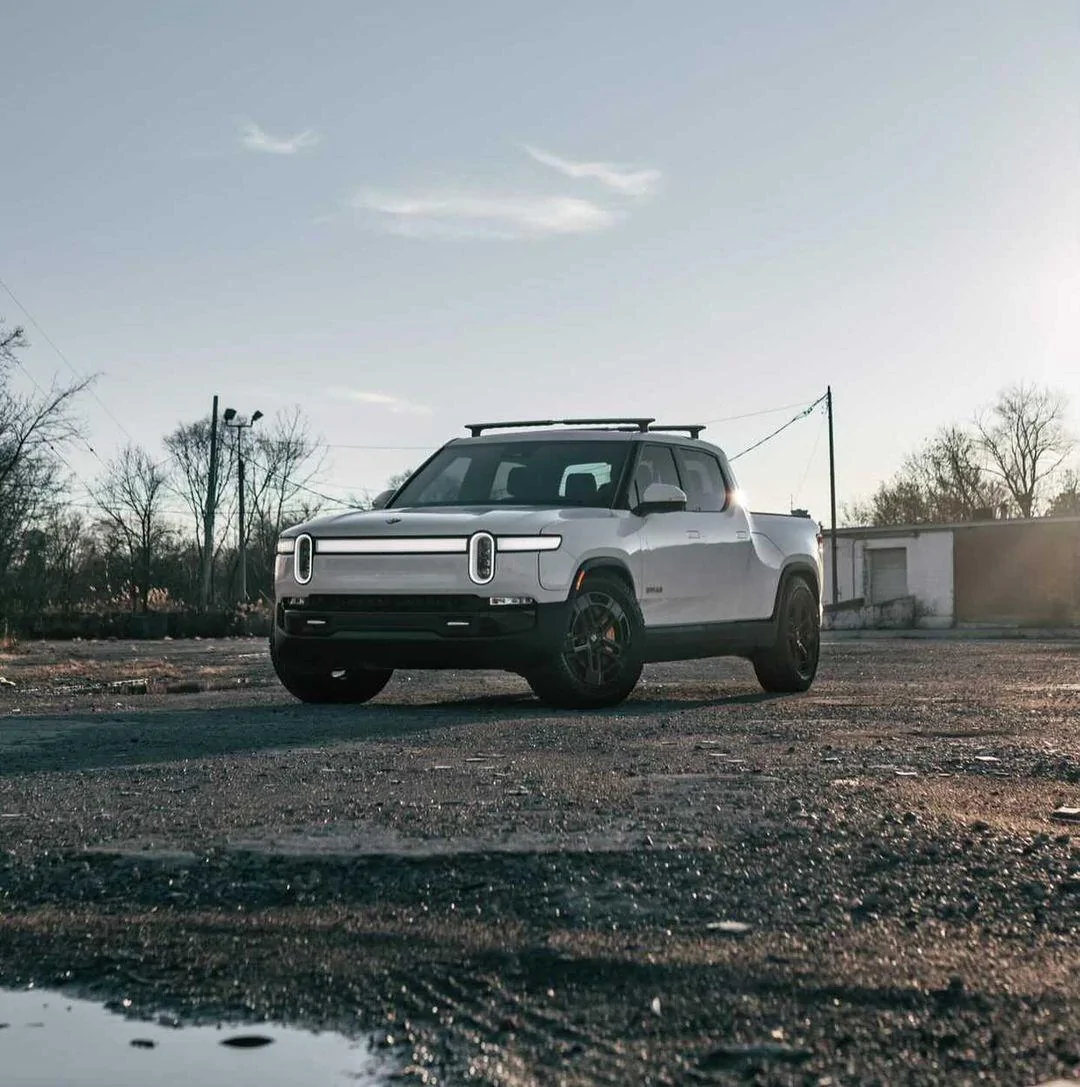 Rivian R1T R1S GLACIER WHITE R1T  Photos 267319737_4808203355904140_7739228453264792455_n