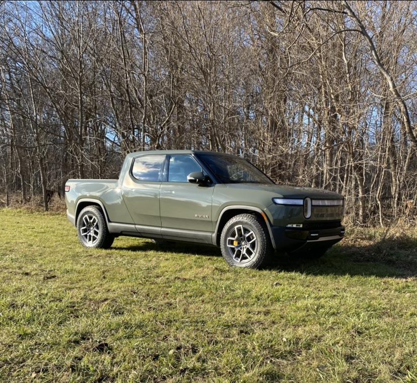 Rivian R1T R1S LAUNCH GREEN R1T Photos 1EF5E5D7-9FC2-471A-9D37-D5C1EA75A3C0