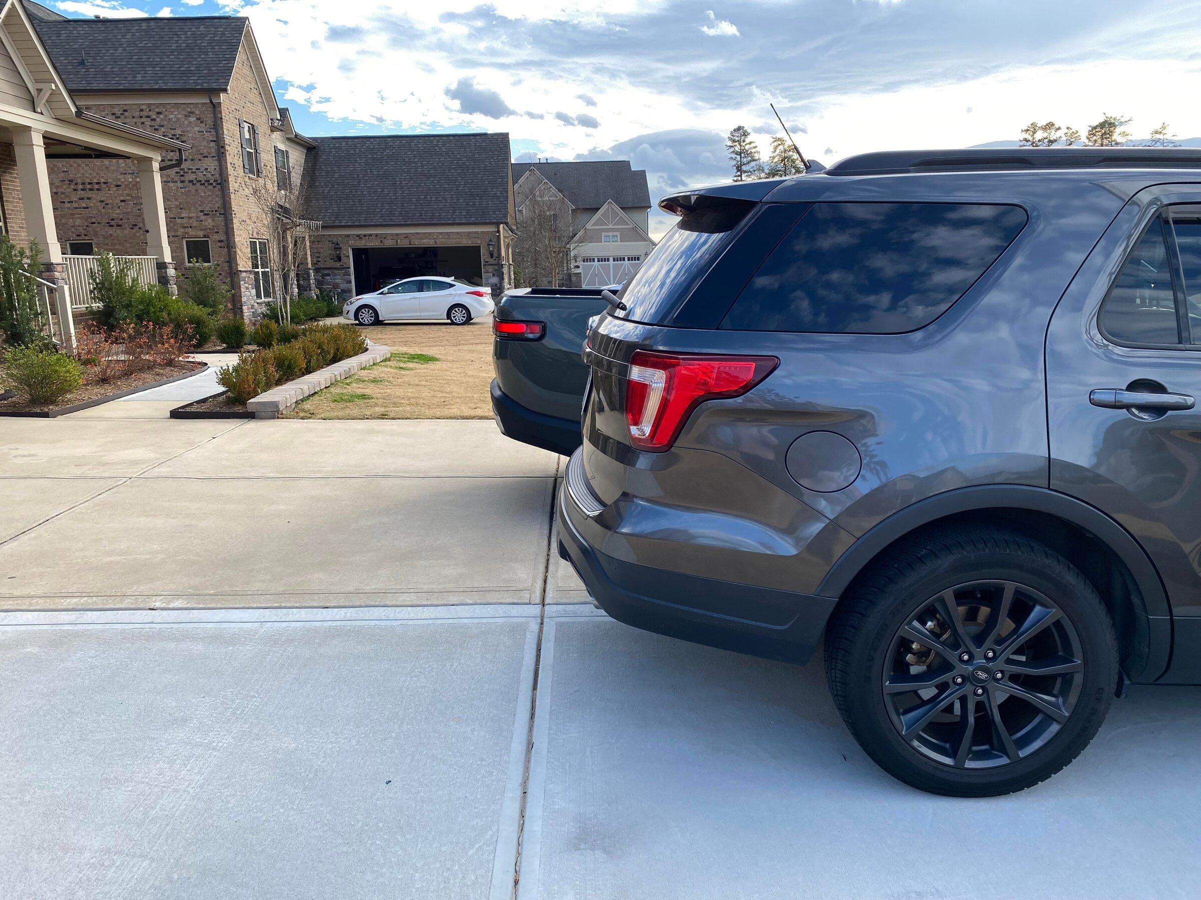 Rivian R1T R1S R1T size vs. 2018 Explorer - in low and max height suspension fqhqcoyia5881