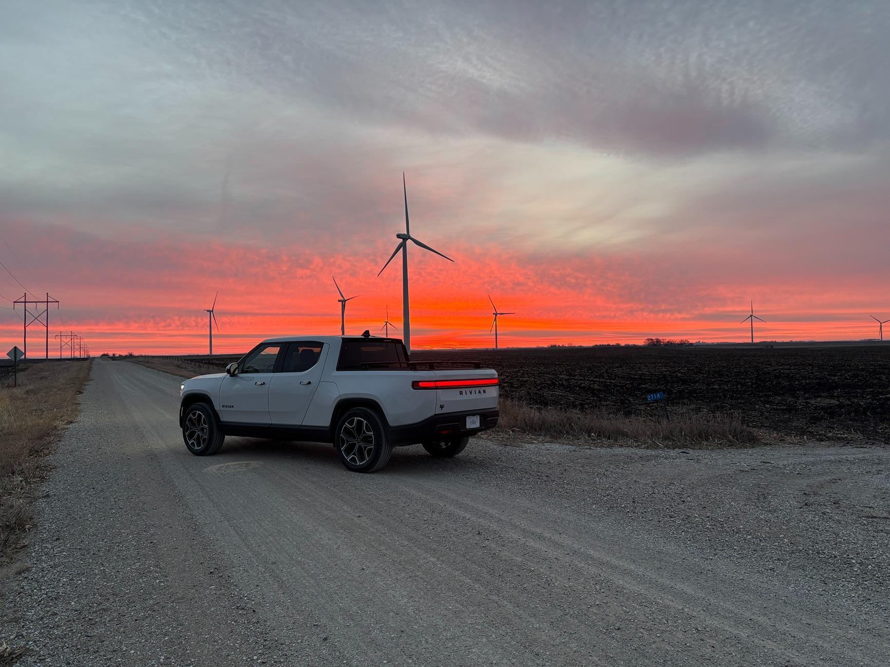 Rivian R1T R1S ?Vote for January's RWCev ROTM Winner Here! 2DarkHelmetSubmission2Mik
