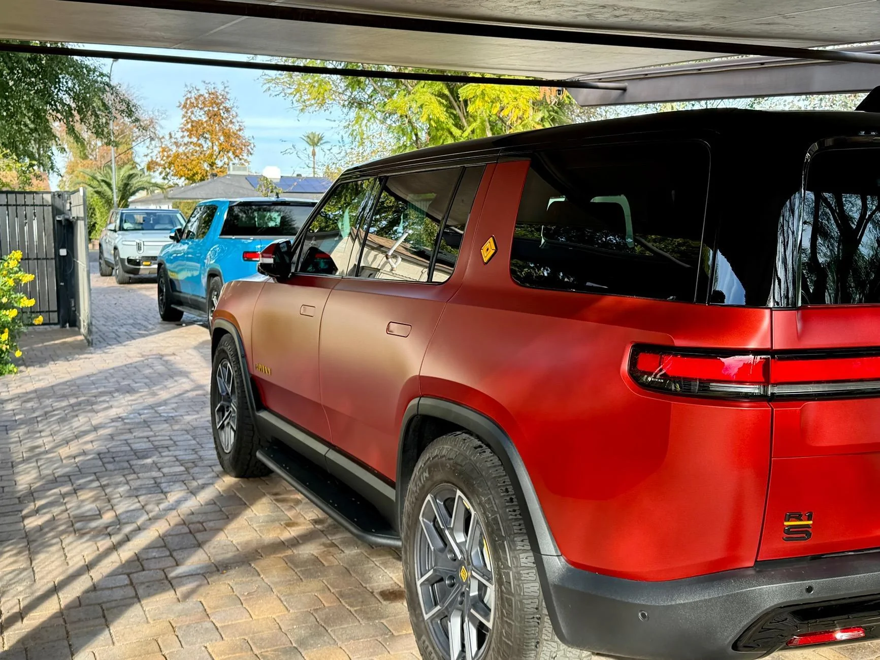 Rivian R1T R1S ?Vote for January's RWCev ROTM Winner Here! 8shrinkSubmission8