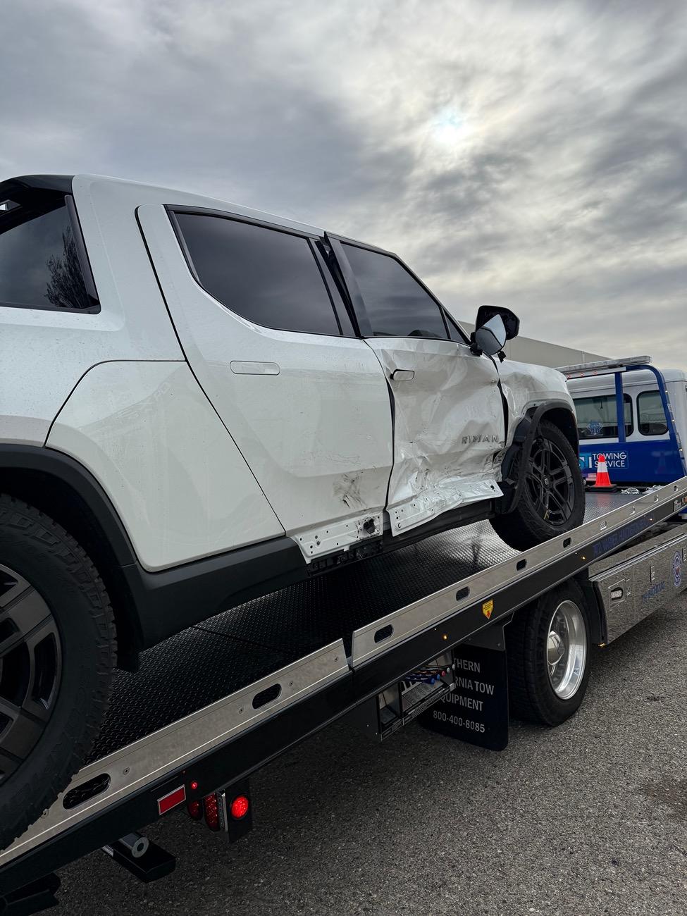Rivian R1T R1S T-Boned at Intersection. Rivian Totaled IMG_0378