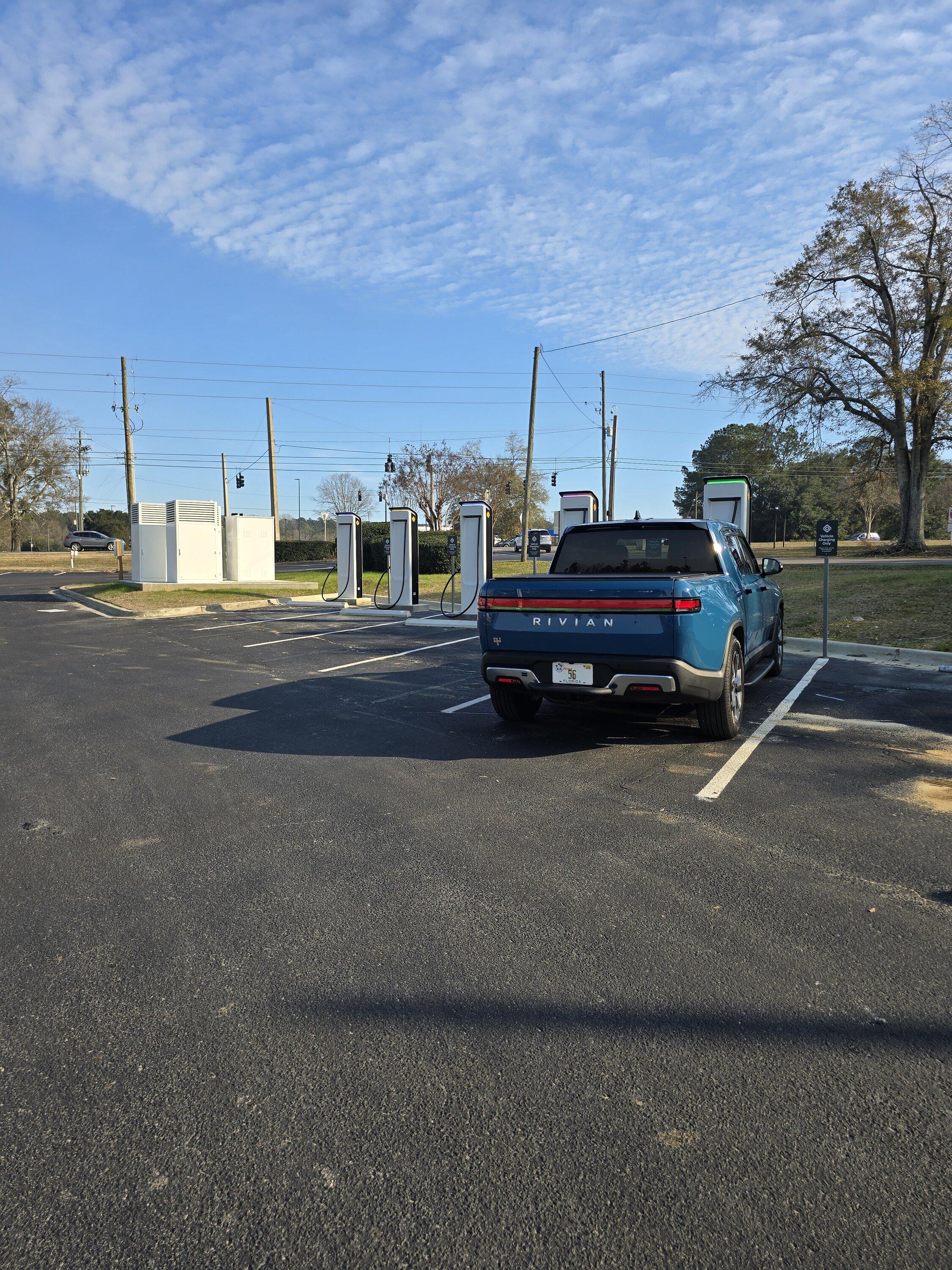 Rivian R1T R1S Chipley, FL RAN Station Now Operational. 20250117_143025
