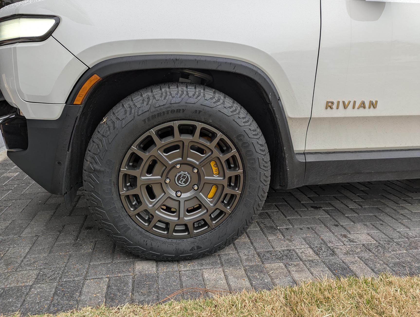 Rivian R1T R1S New Goodyear 20” tire option - available when? PXL_20250118_202256026
