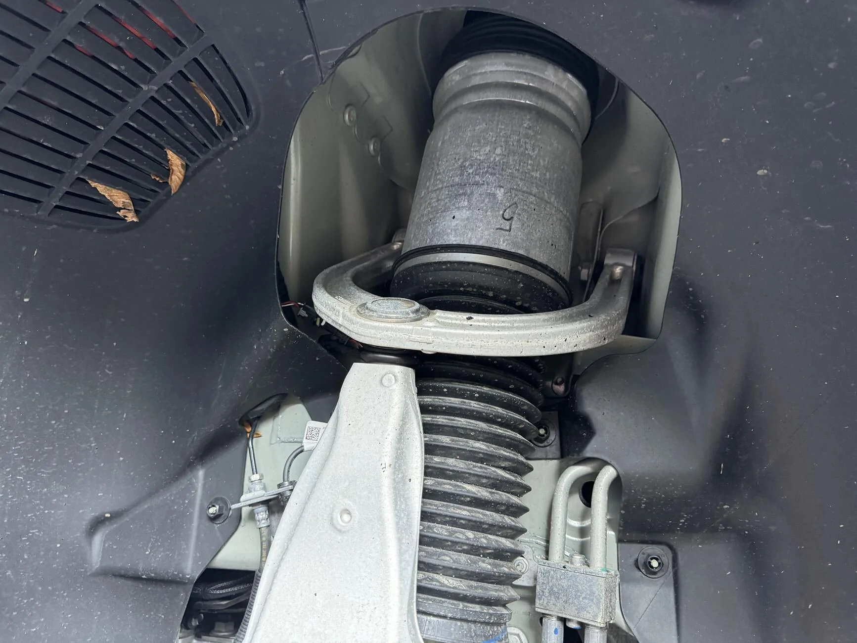 Rivian R1T R1S Gen 1 Rolling Suspension changes 1737302782676-u