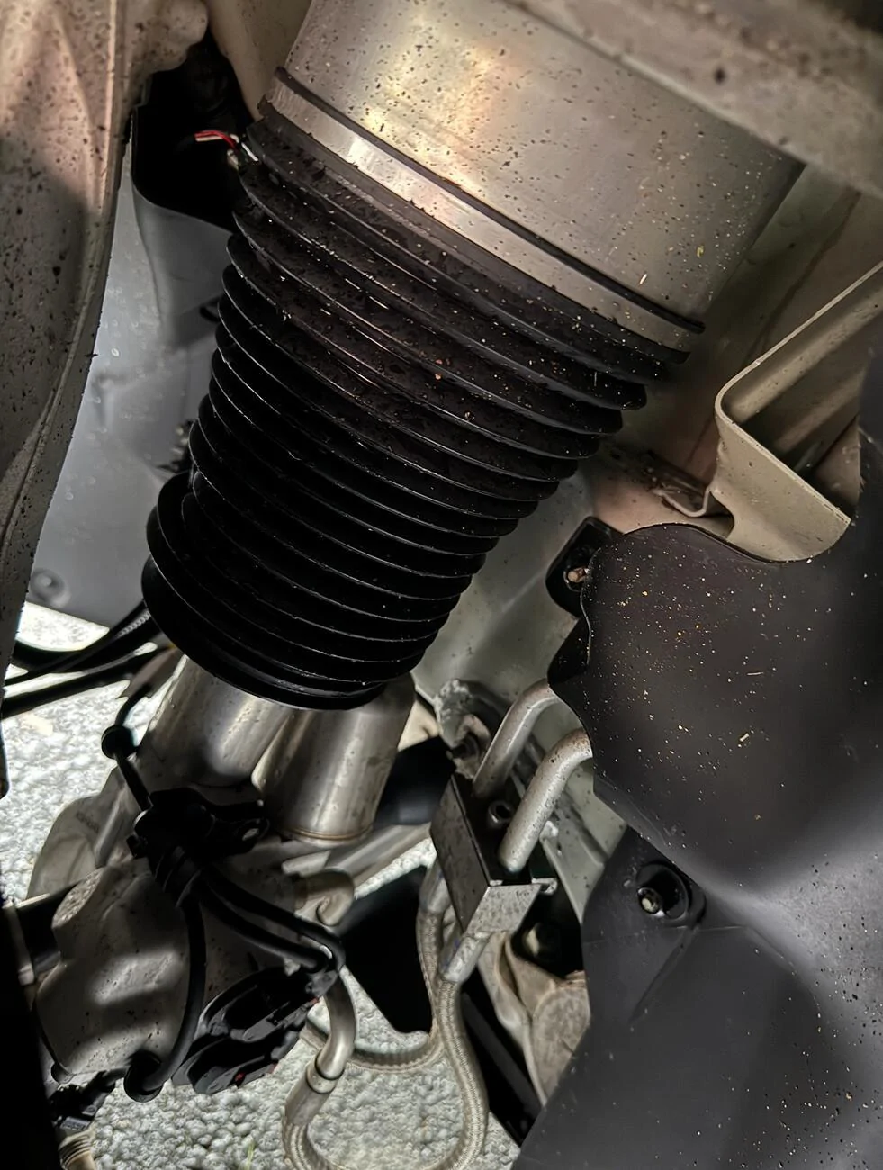 Rivian R1T R1S Gen 1 Rolling Suspension changes 1737302989046-5m