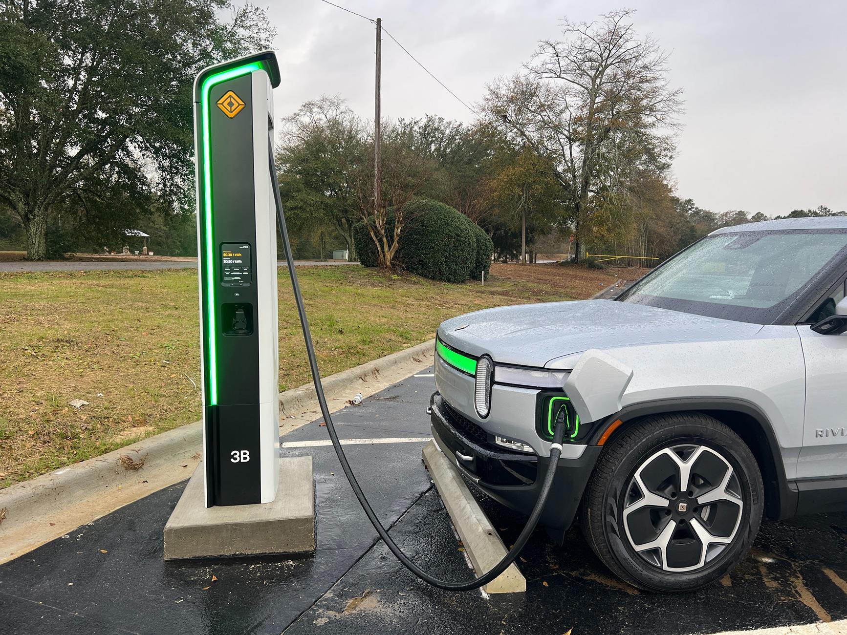Rivian R1T R1S Chipley, FL RAN Station Now Operational. 1737389796000-ui
