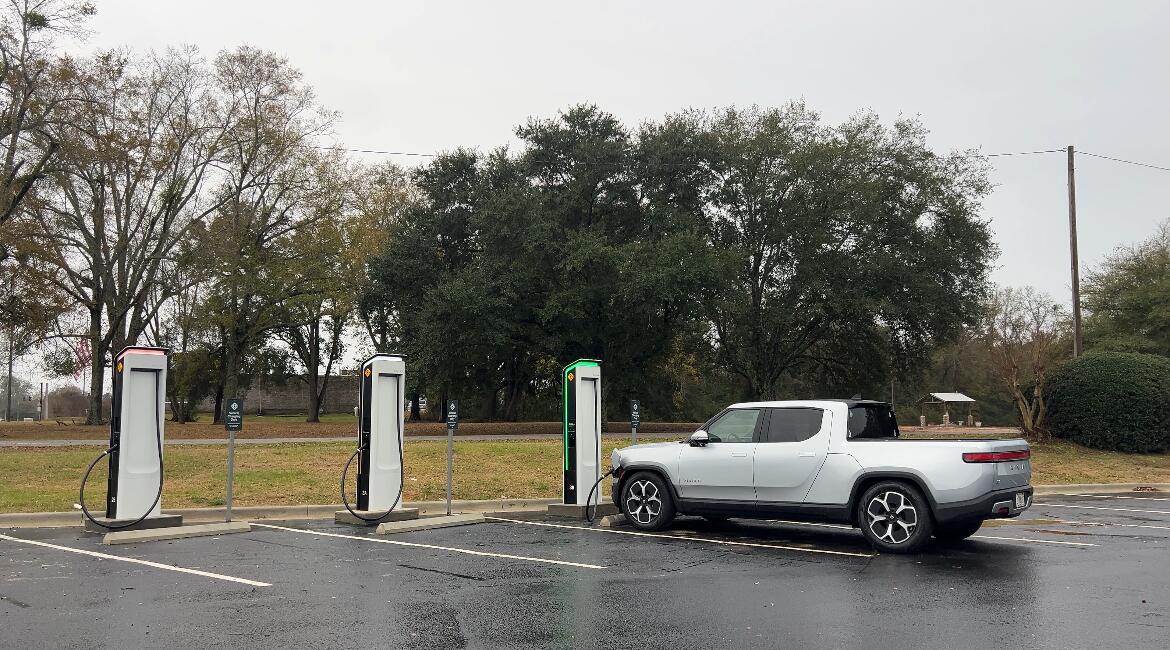 Rivian R1T R1S Chipley, FL RAN Station Now Operational. 1737389845499-ns