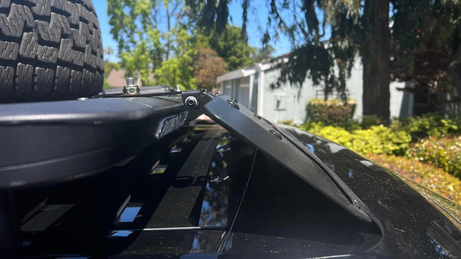 Rivian R1T R1S Roof rack wind deflector IMG_3126