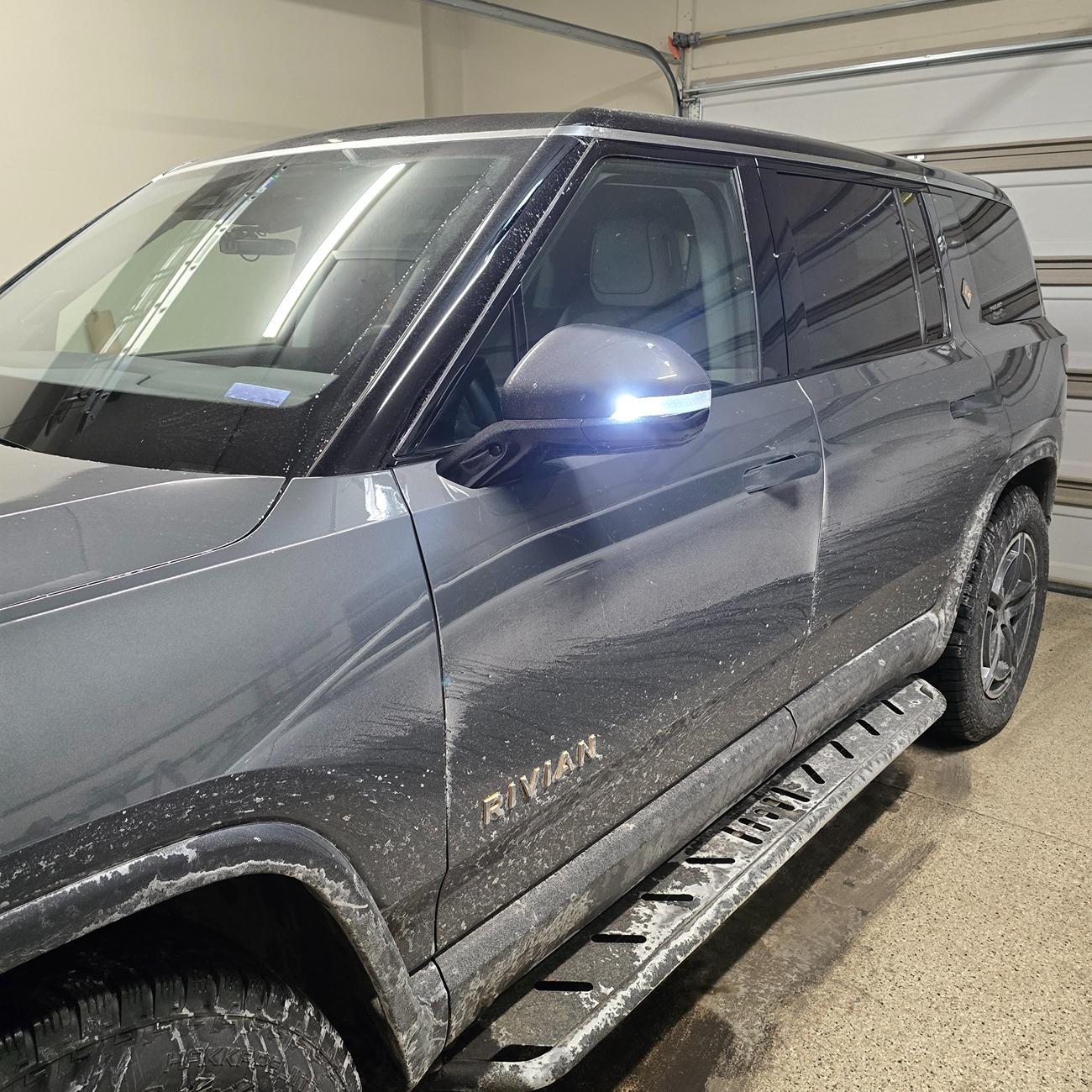 Rivian R1T R1S R1S Scared of the Dark? 20250121_065301