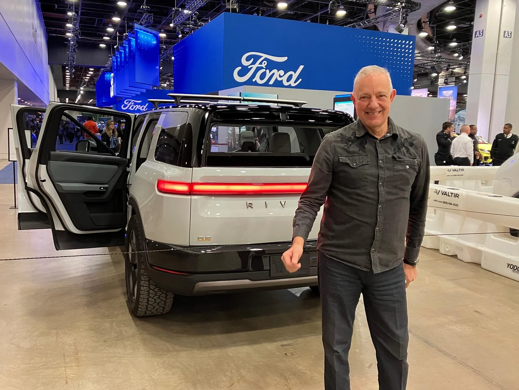 Rivian R1T R1S R2 @ 2025 Detroit Auto Show IMG_3804
