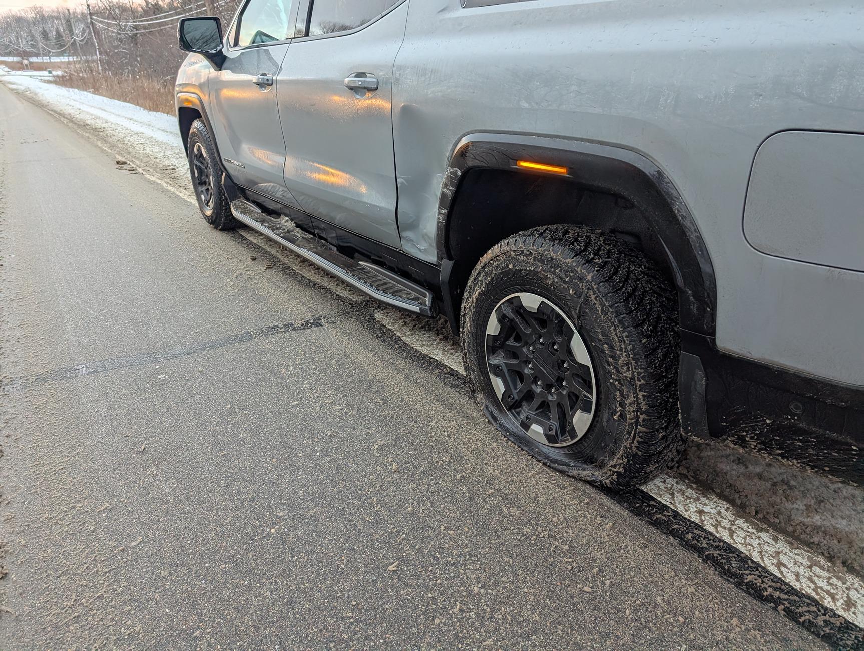 Rivian R1T R1S Was in a horrible accident today.. 1000005385