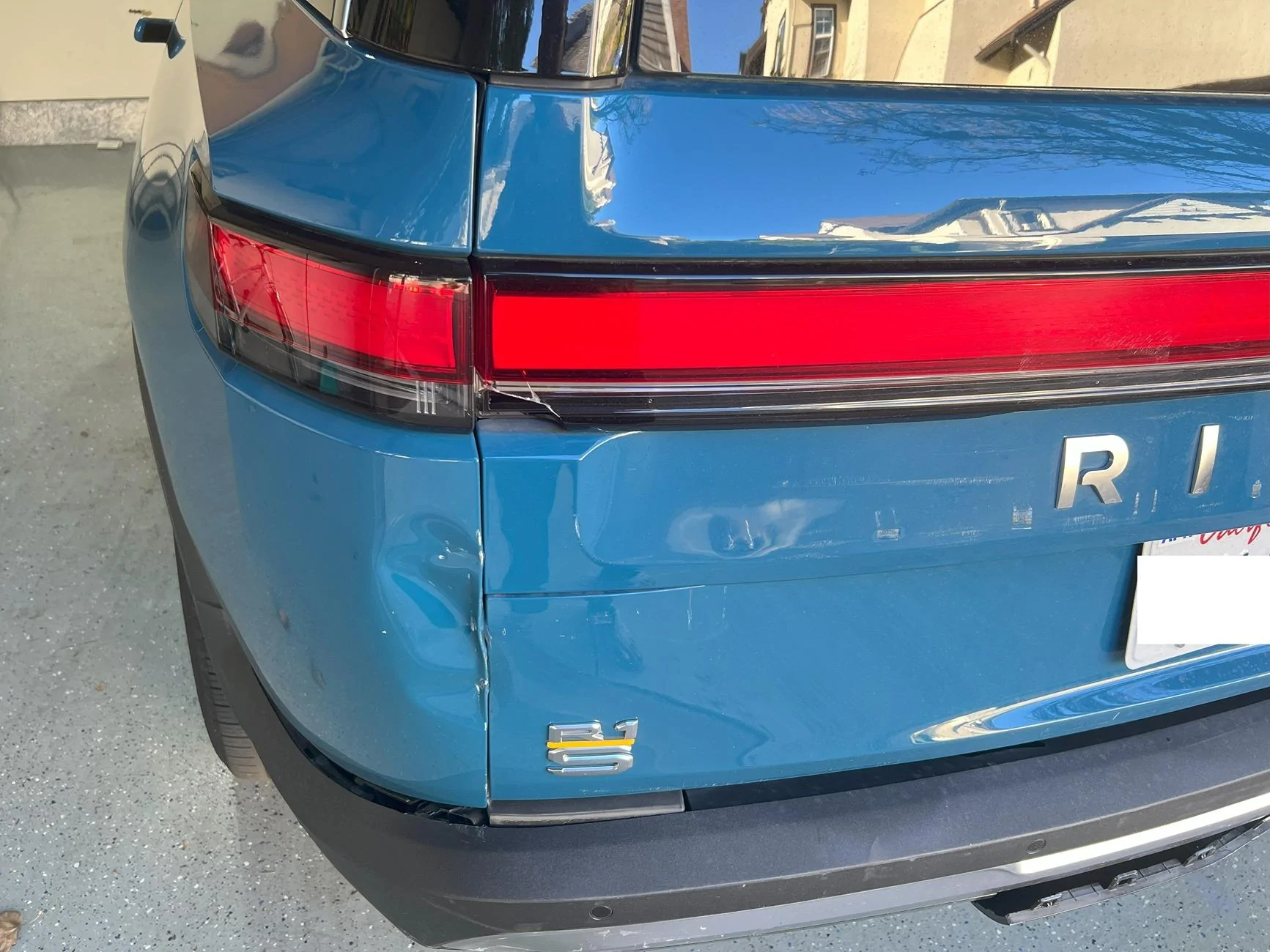 Rivian R1T R1S Rear ended by a Jeep Wagoneer IMG_4804