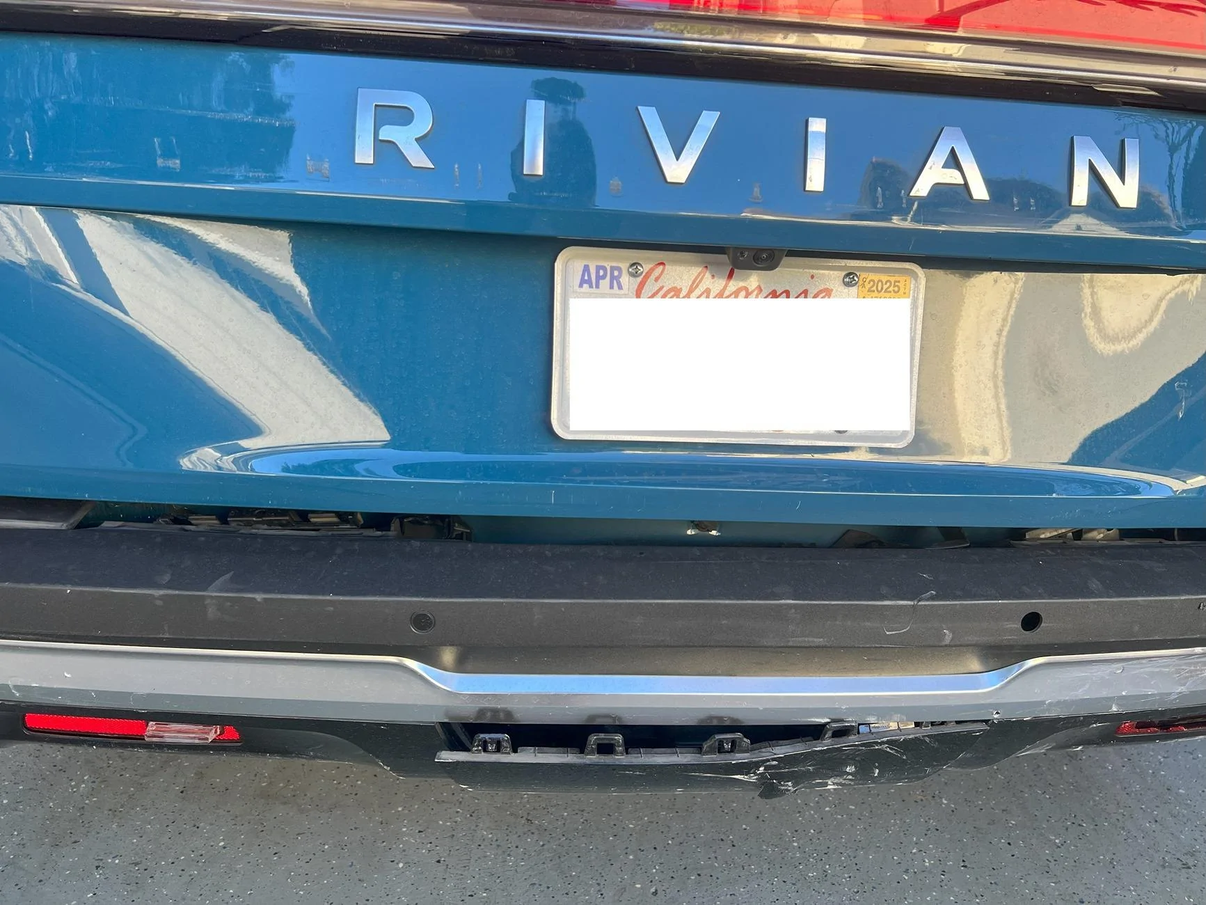 Rivian R1T R1S Rear ended by a Jeep Wagoneer IMG_4805