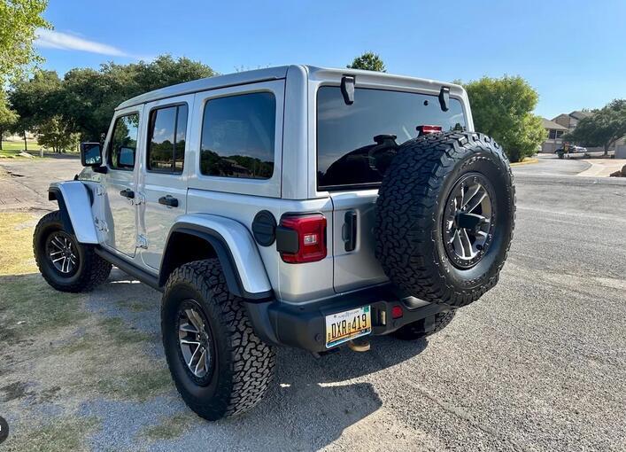 Rivian R1T R1S Rear ended by a Jeep Wagoneer 1737742097874-tb