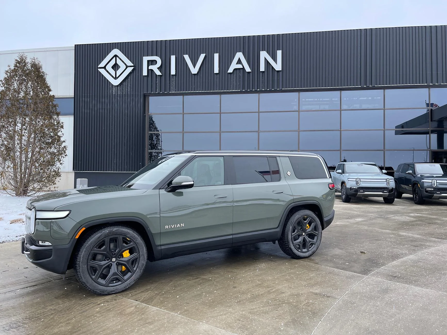 Rivian R1T R1S 2 Year Anniversary review with my Rivian R1S IMG_8571