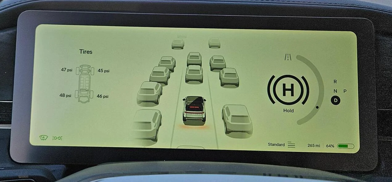 Rivian R1T R1S Why Gen1 doesn't show vehicles behind you 1738093692453-hz
