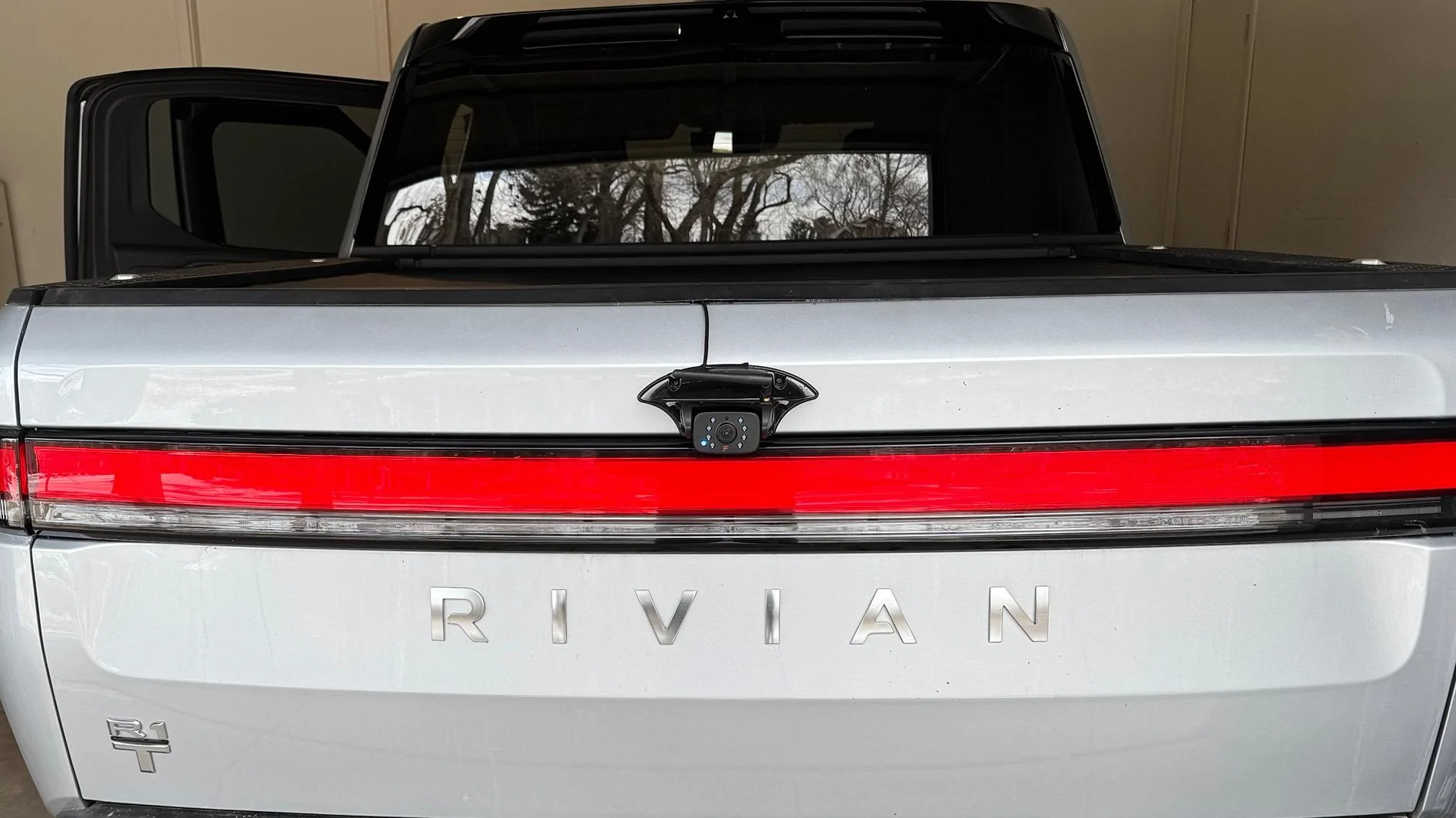 Rivian R1T R1S Wireless rearview camera (was: How to get 12V power outside of truck) IMG_2635