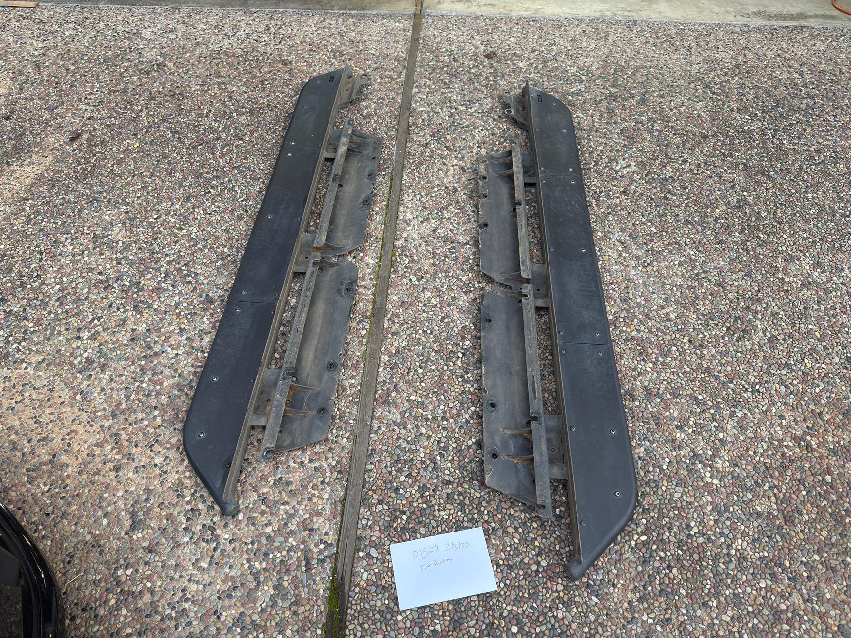 Rivian R1T R1S FS: DCE/Weistec R1S Rock Sliders IMG_1232