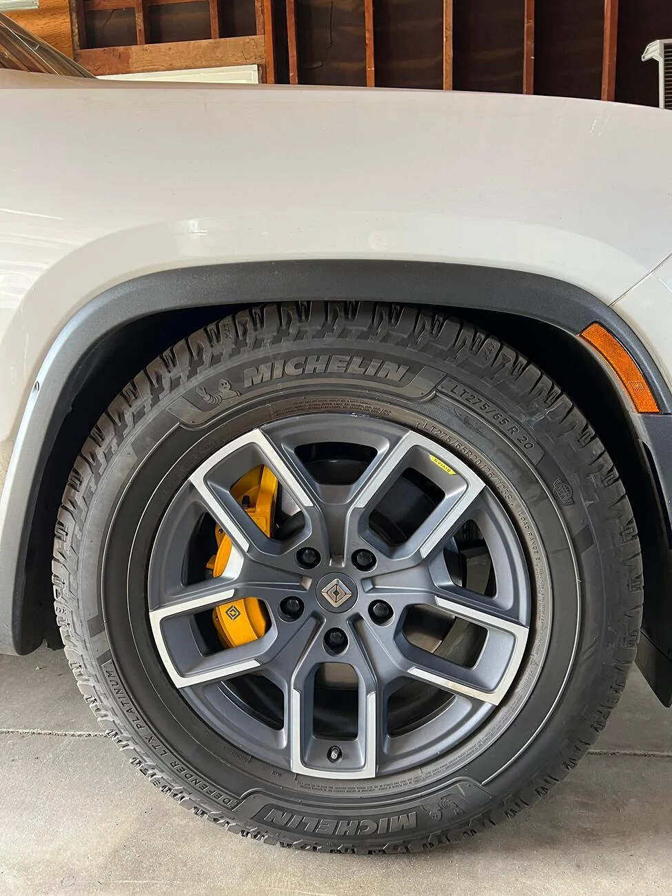 Rivian R1T R1S Sagging - is this normal? 22