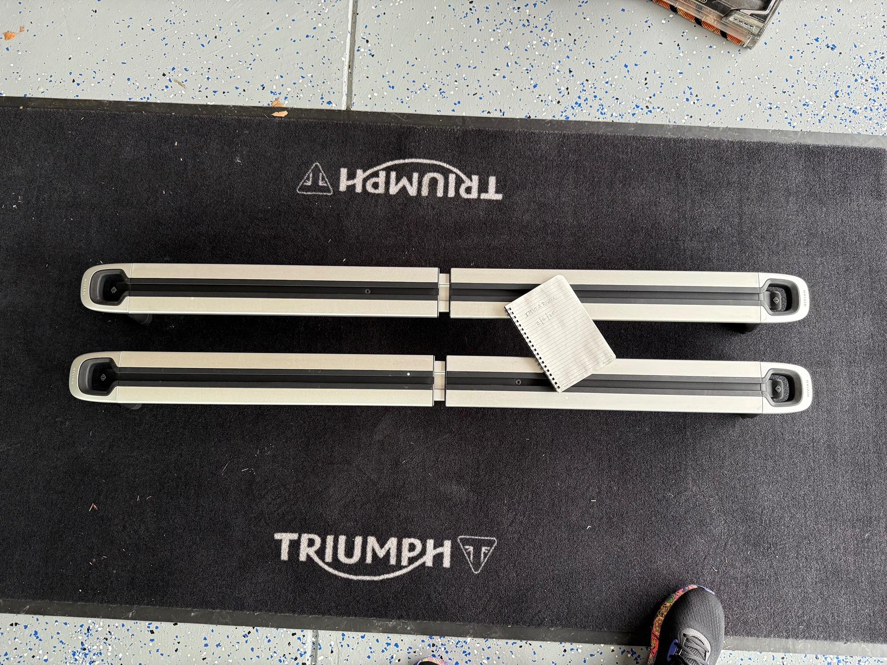 Rivian R1T R1S OEM crossbars not used IMG_5658