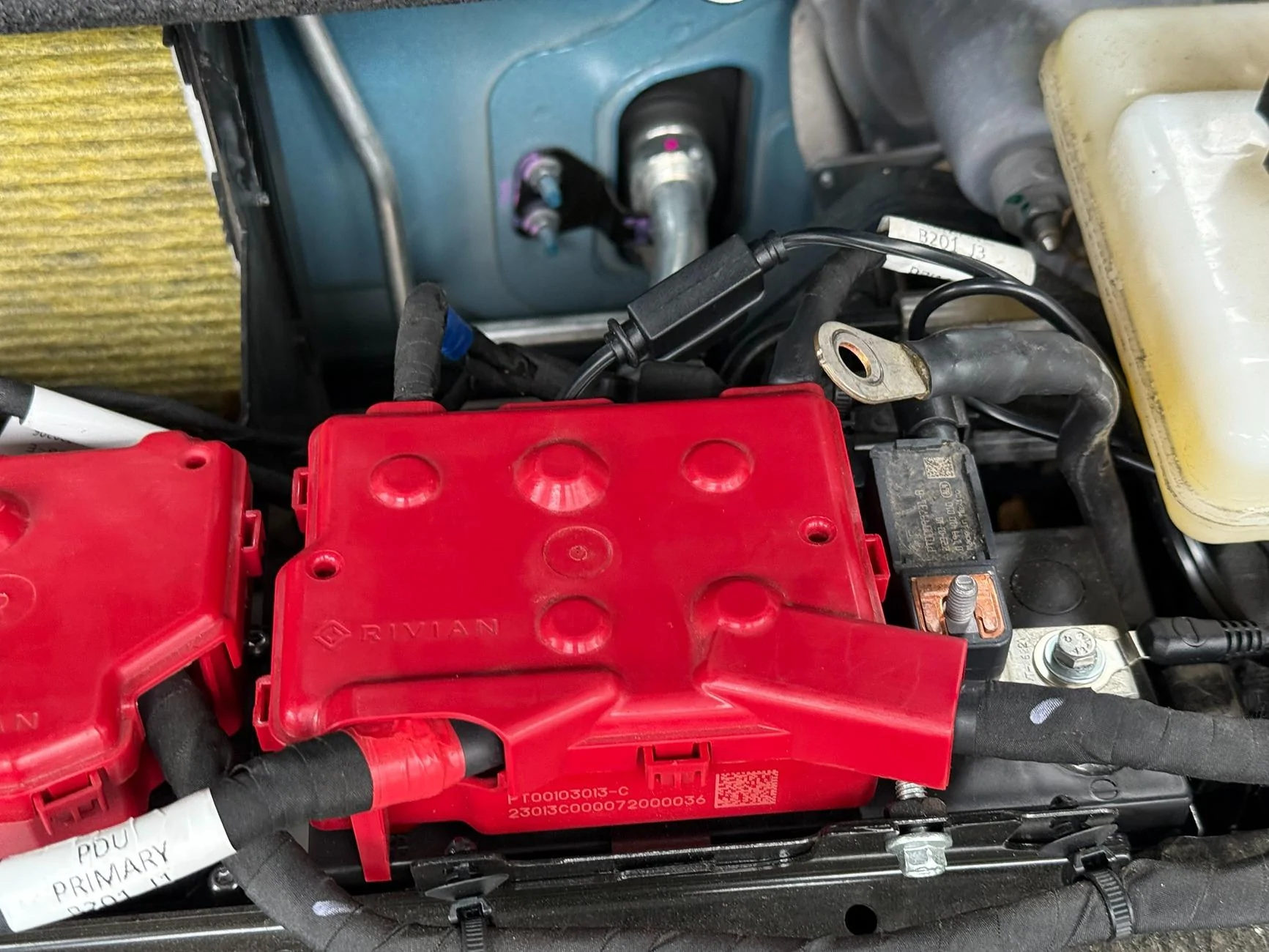 Rivian R1T R1S No Error Codes: How to change or disconnect the 12V Battery w/o throwing errors IMG_0046