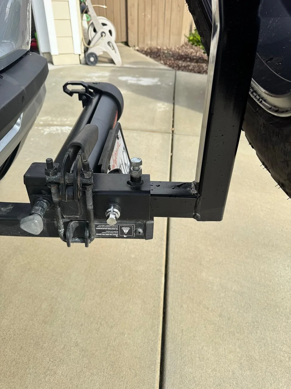Rivian R1T R1S R1S Spare tire hitch mount options? IMG_9601