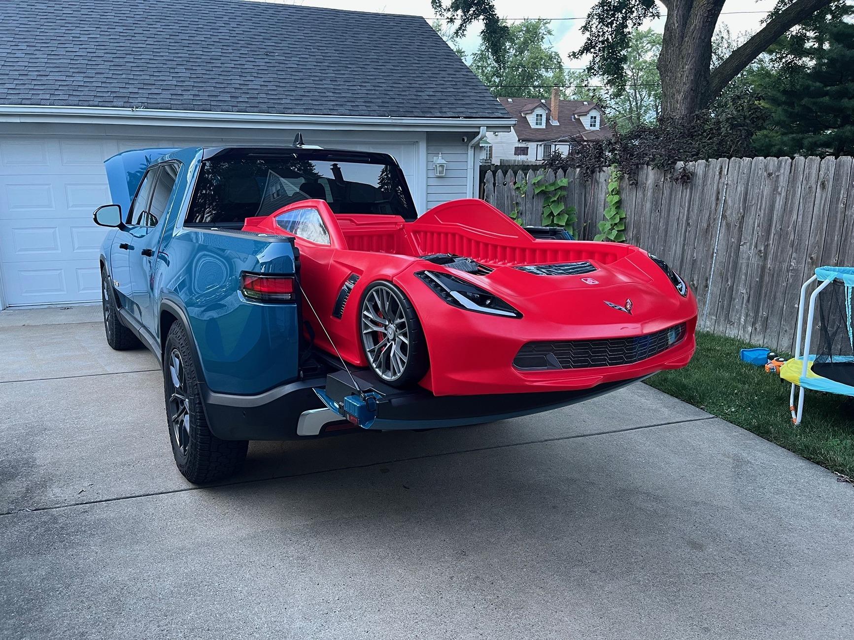 Rivian R1T R1S Who would like a 6” longer bed? vette