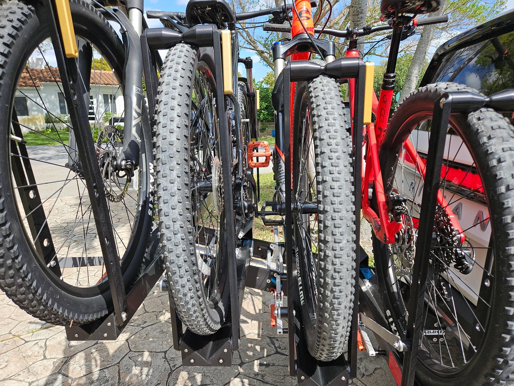 Rivian R1T R1S QuikrStuff Mach 2 Hitch Review 1 to 4 bike rack with R1s 20250222_121722