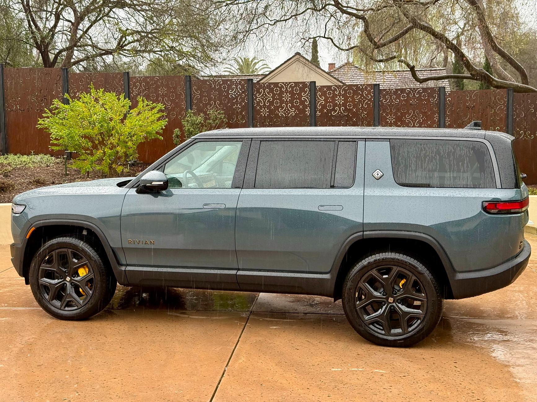Rivian R1T R1S My first review: traded in Tesla Model X P100D for 2025 R1S Tri Motor IMG_0622