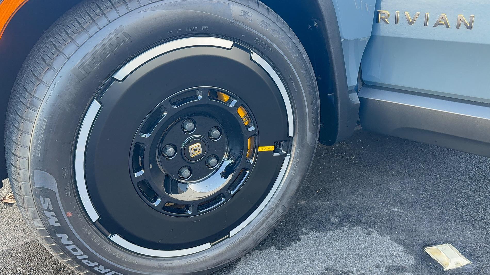 Rivian R1T R1S My first review: traded in Tesla Model X P100D for 2025 R1S Tri Motor IMG_2296
