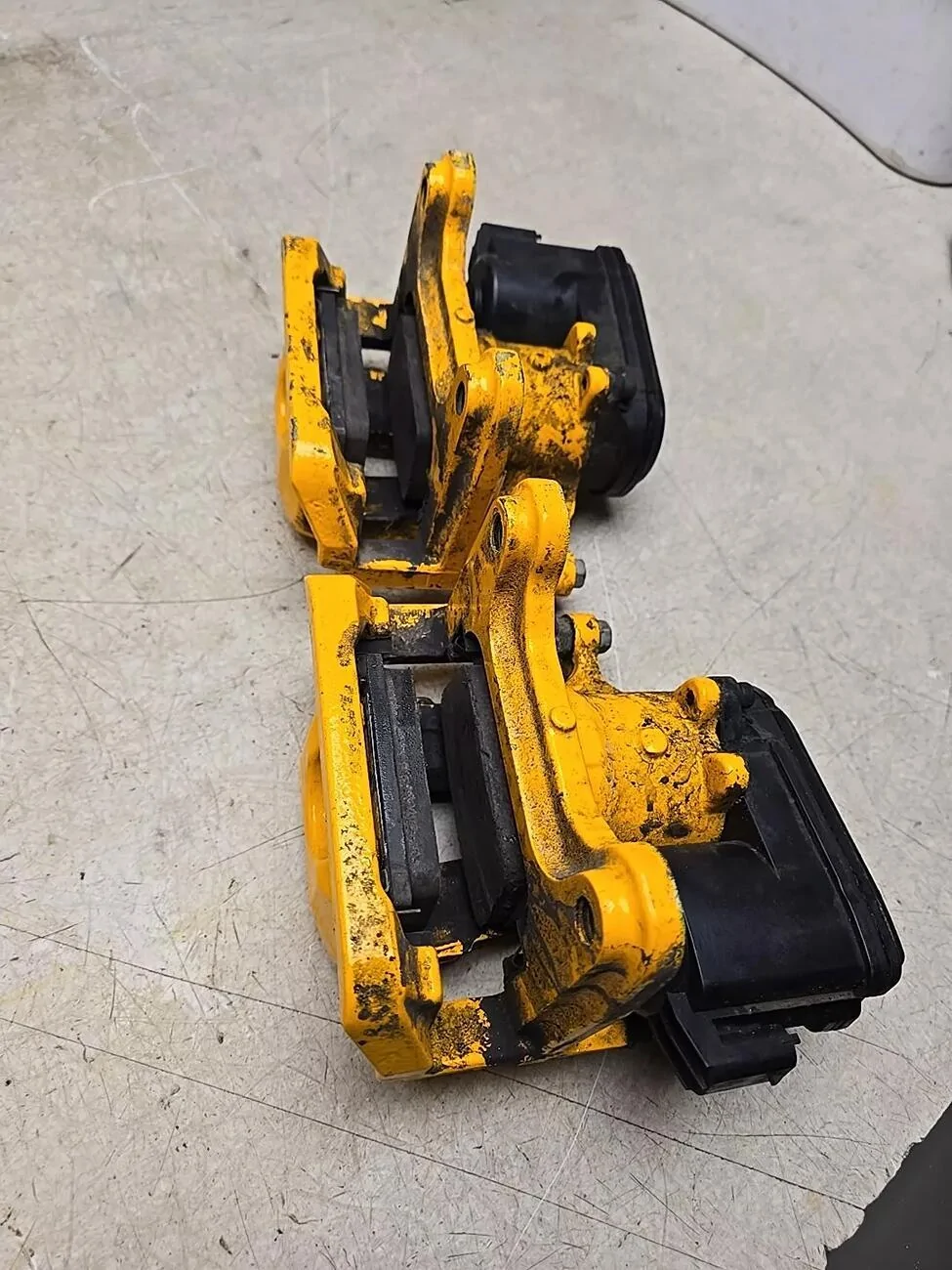 Rivian R1T R1S Delivery qq on caliper covers Rear Brakes