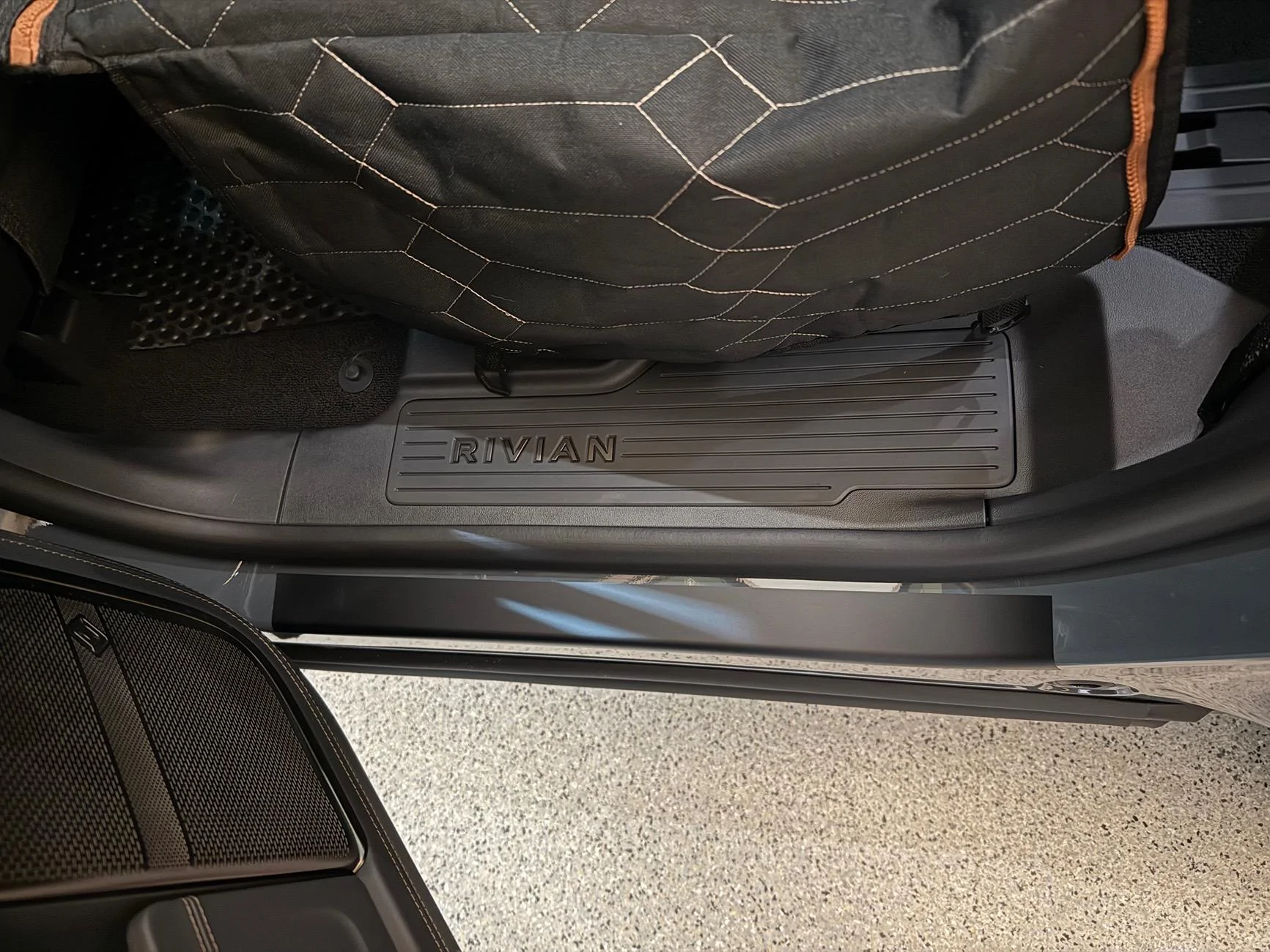 Rivian R1T R1S R1S Door Sill PPF Protection? IMG_0379