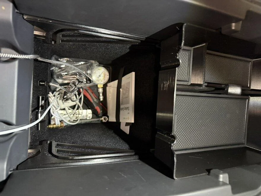 Rivian R1T R1S Outstanding slide out tray mod rivian tray 3