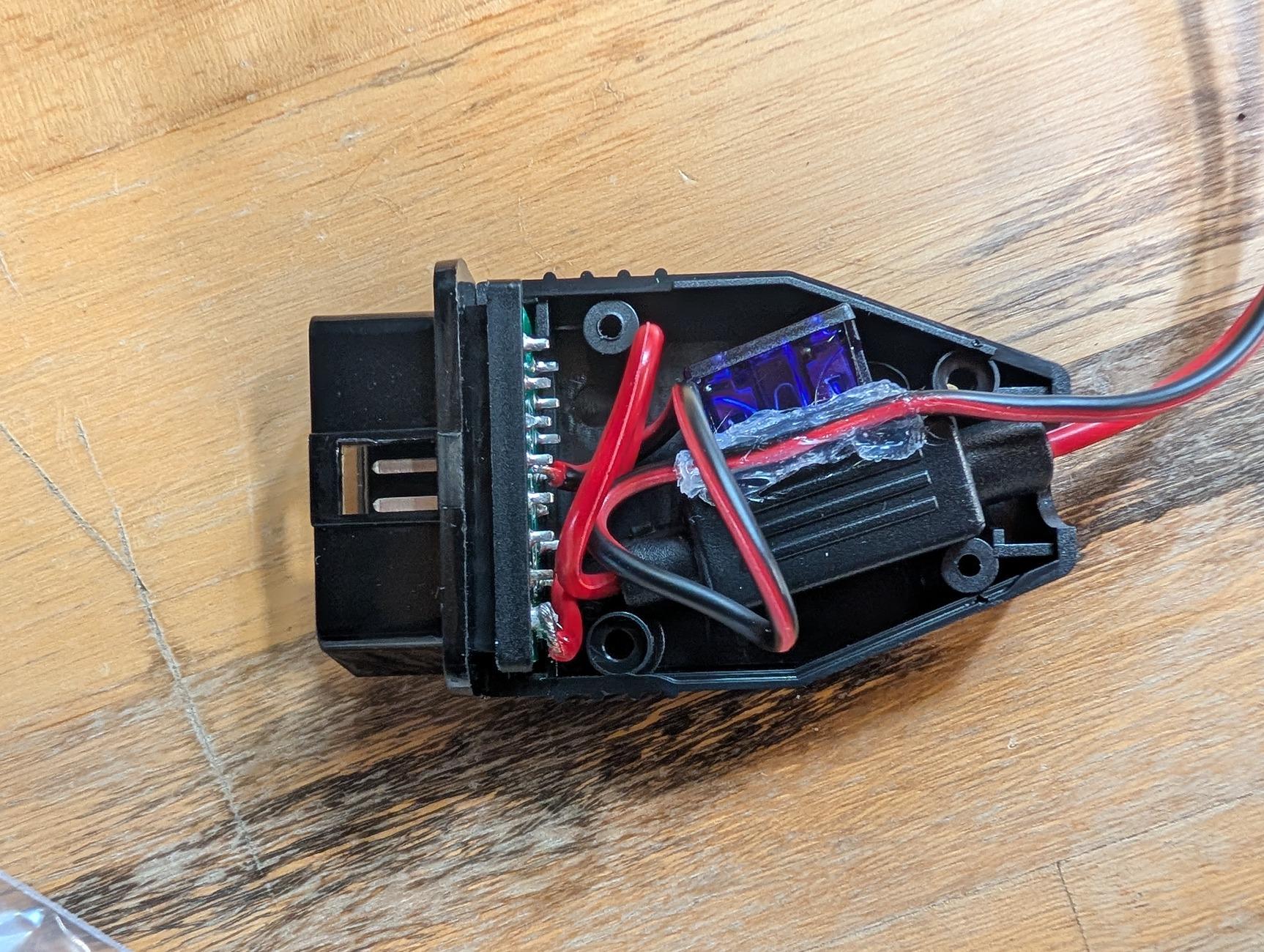 Rivian R1T R1S Phantom / Vampire Drain Solution Works! Using 12v Battery Tender PXL_20250227_195347495