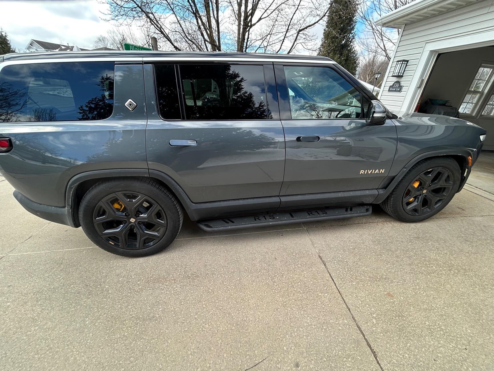 Rivian R1T R1S New EVBase running boards installed IMG_4516