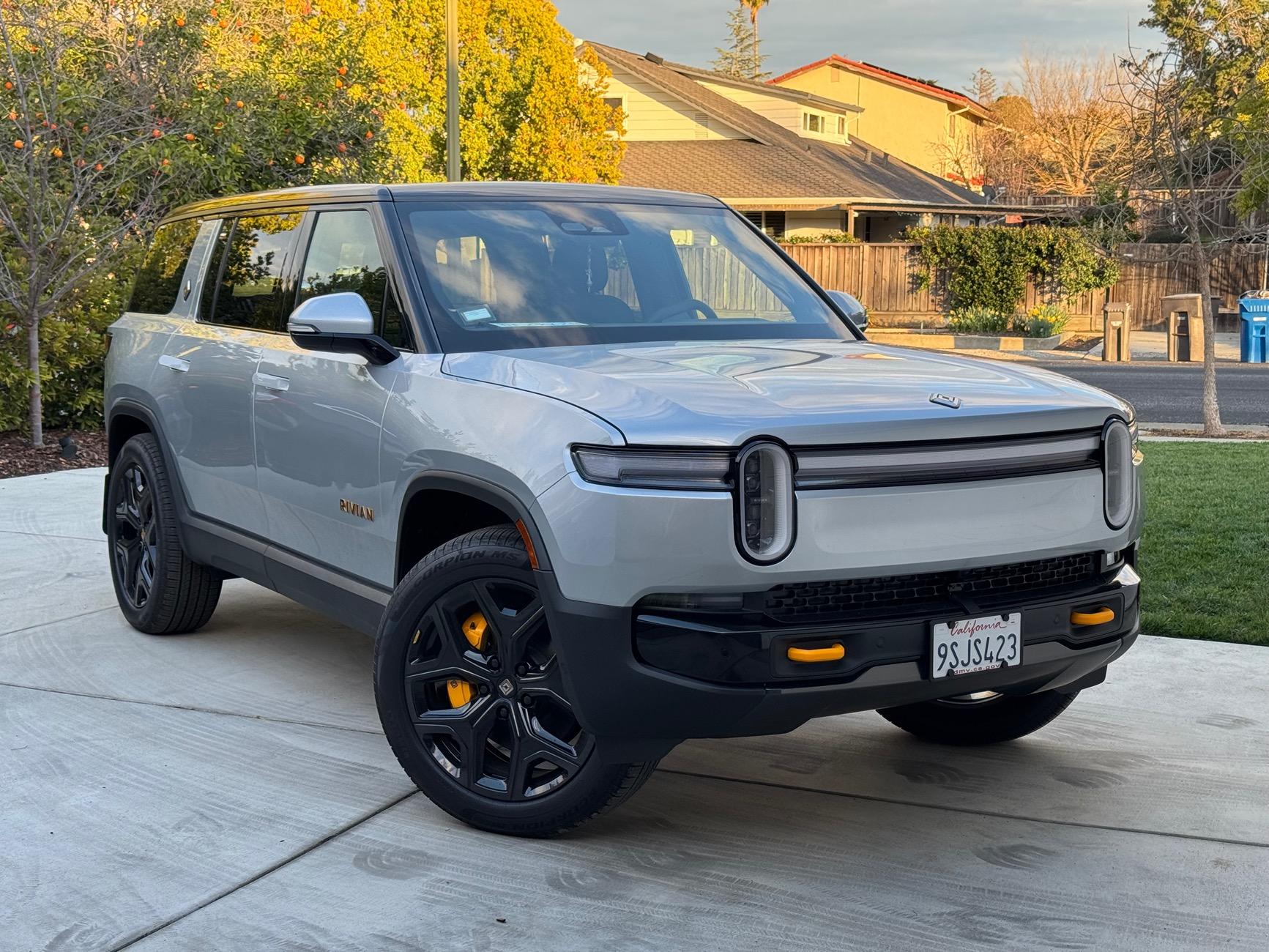 Rivian R1T R1S Tri Max R1S — 1st week IMG_6385