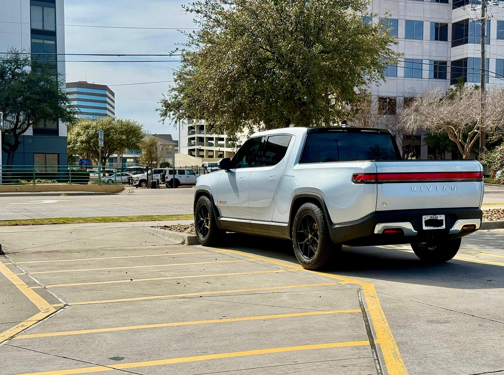 Rivian R1T R1S Tire Recommendations 20" Wheels Rivian rear quarter view