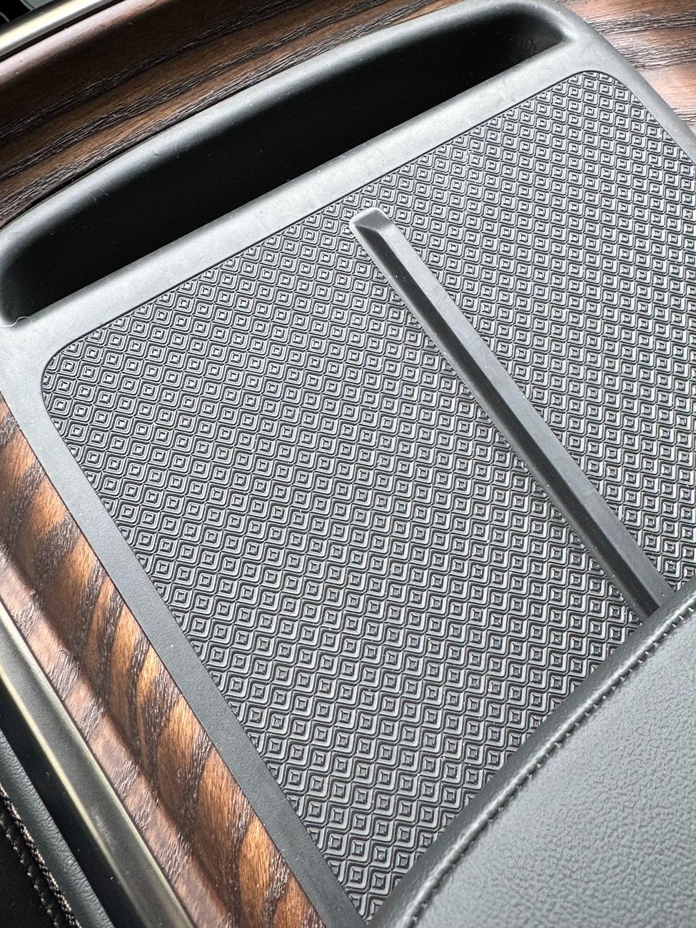 Rivian R1T R1S Minor, but at some point recently charging pad pattern changed IMG_3459
