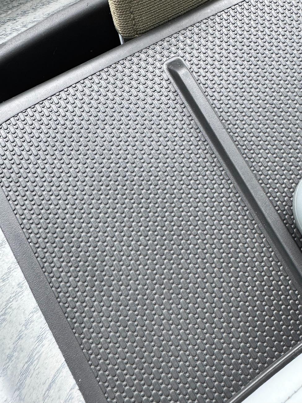 Rivian R1T R1S Minor, but at some point recently charging pad pattern changed IMG_3456