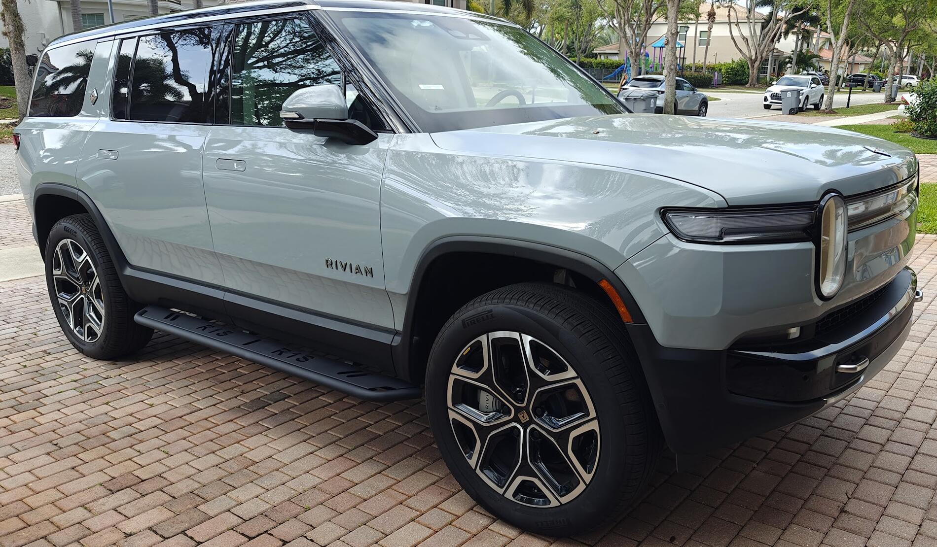 Rivian R1T R1S EV base running board install instructions for 2025 Gen 2 R1S photo2