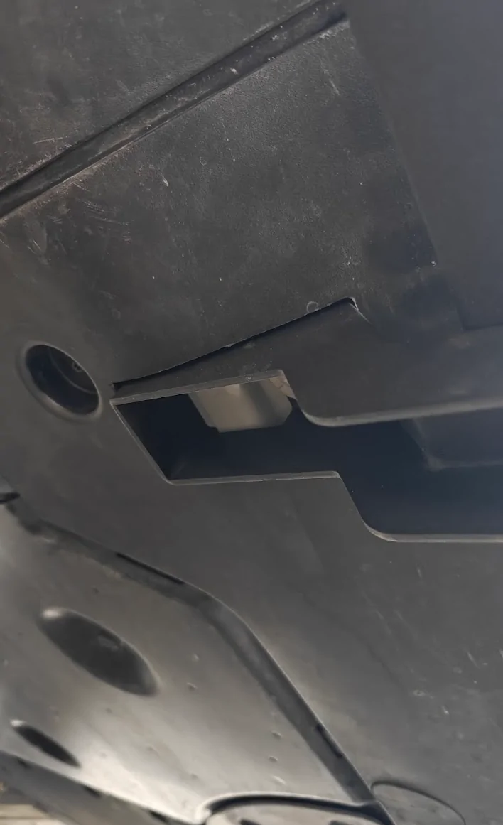 Rivian R1T R1S EV base running board install instructions for 2025 Gen 2 R1S photo4