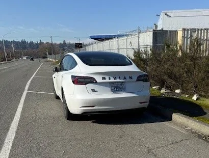 Rivian R1T R1S Incognito Tesla/Rivian spotted?? [⚠️ ADMIN WARNING: NO POLITICS] Tesla2