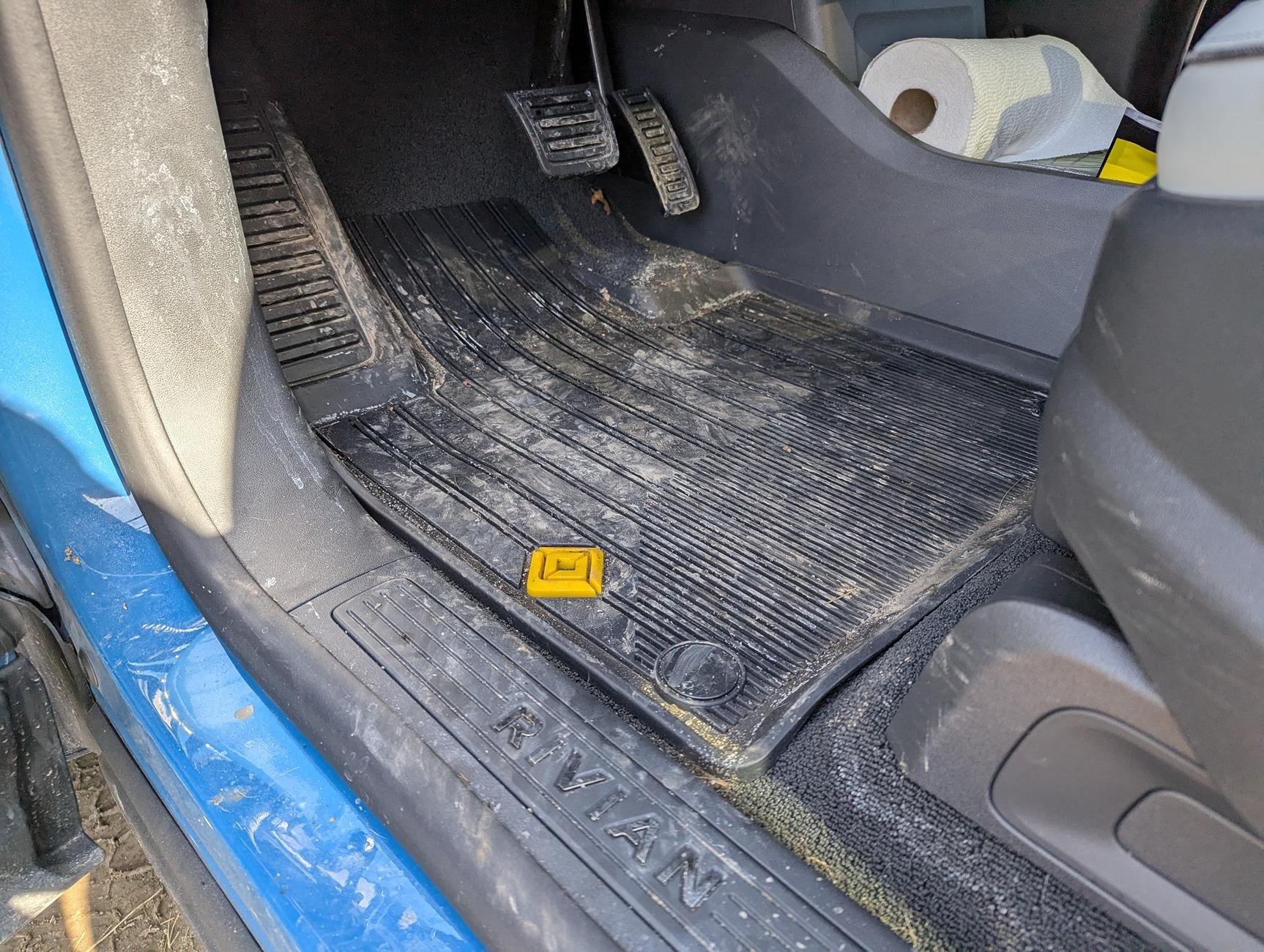 Rivian R1T R1S Rivian R1S Gen 2 Review of Chilewich and Rivian All-weather Floor Mats PXL_20250314_170943974