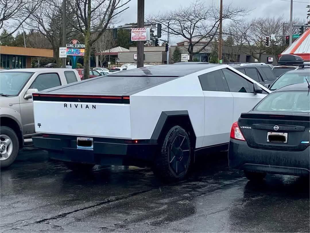 Rivian R1T R1S Incognito Tesla/Rivian spotted?? [⚠️ ADMIN WARNING: NO POLITICS] 1742022234432-yz