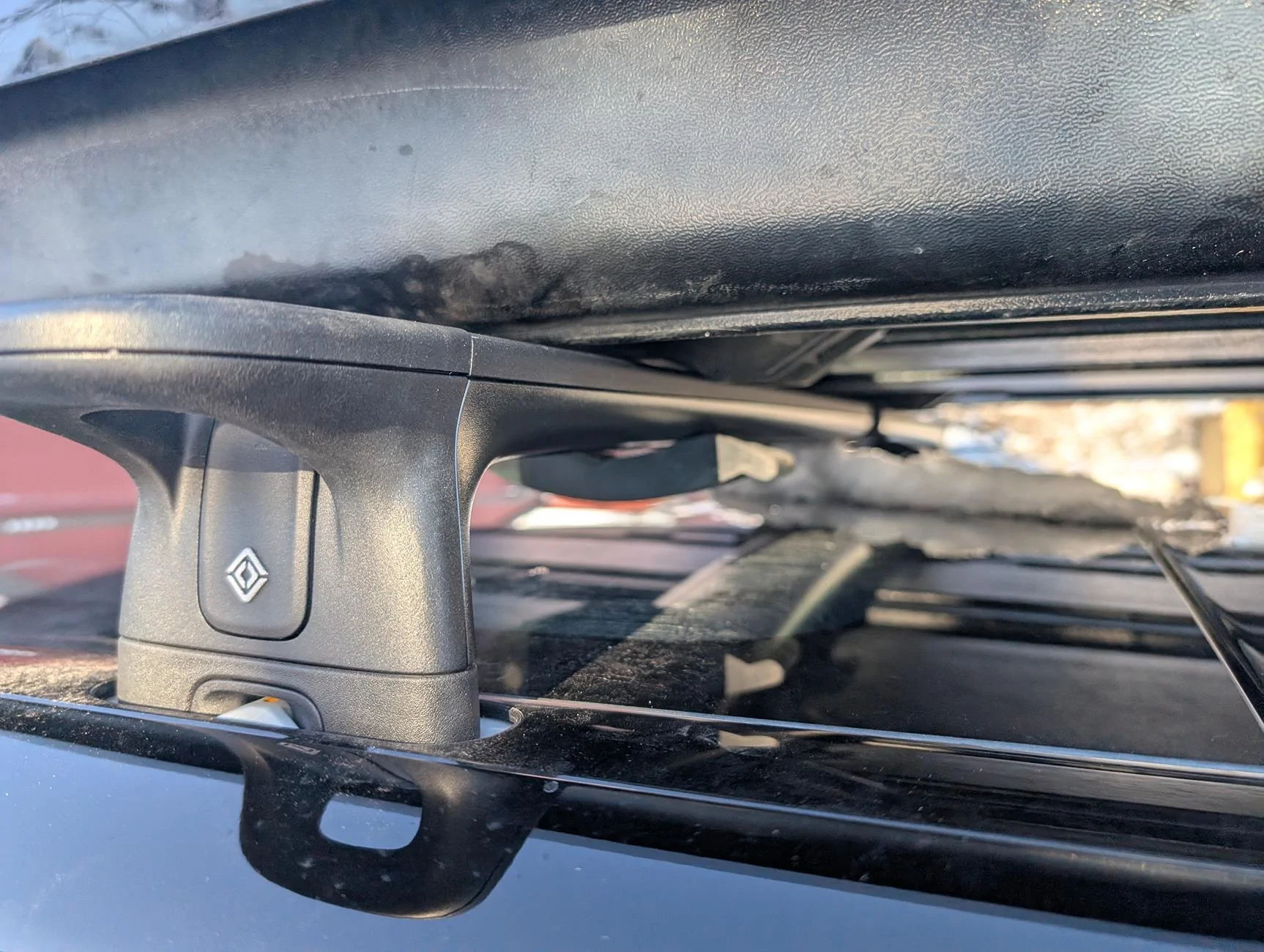 Rivian R1T R1S Cargo box odyssey: Yakima Grandtour 18 w/ Rivian crossbars on R1S a solid combo! PXL_20250120_222107800