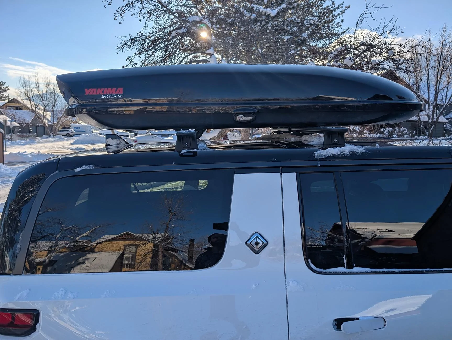 Rivian R1T R1S Cargo box odyssey: Yakima Grandtour 18 w/ Rivian crossbars on R1S a solid combo! PXL_20250120_222046754