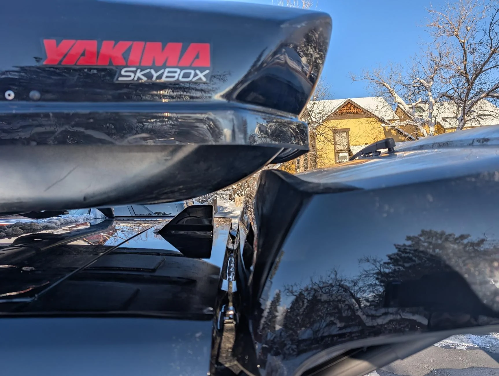 Rivian R1T R1S Cargo box odyssey: Yakima Grandtour 18 w/ Rivian crossbars on R1S a solid combo! PXL_20250120_222300332.MP