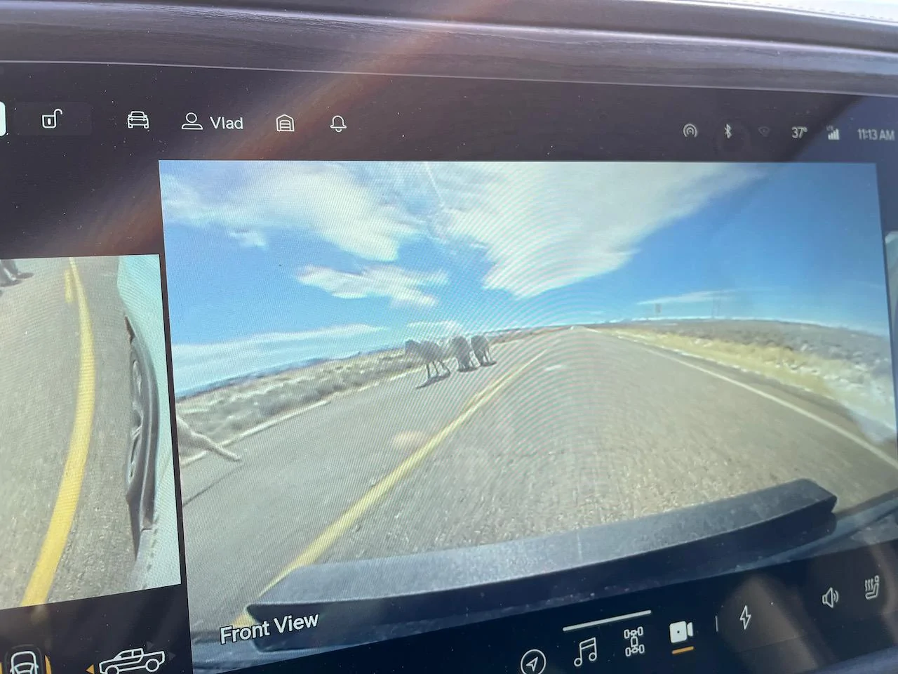 Rivian R1T R1S Can we start waving??? WY - 1 (5)