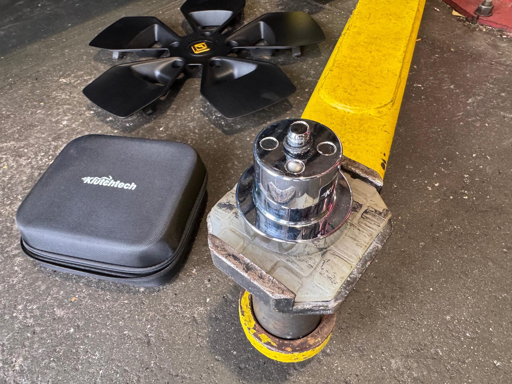 Rivian R1T R1S Costco Tire Change - EXCELLENT Attention to detail! metal on metal jack puck issu